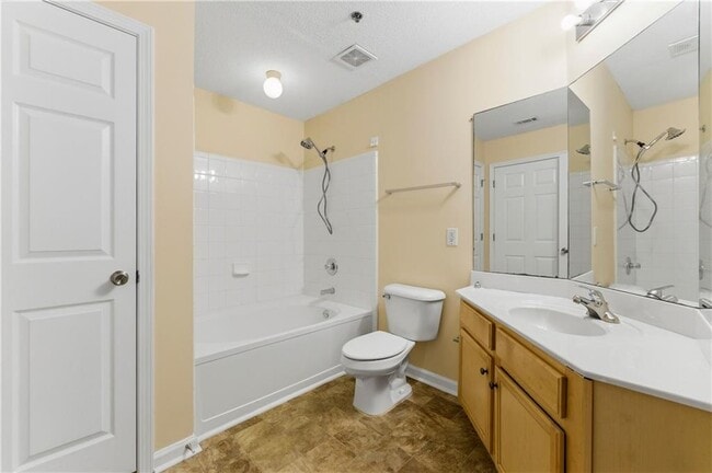 Building Photo - 245 Amal Dr SW