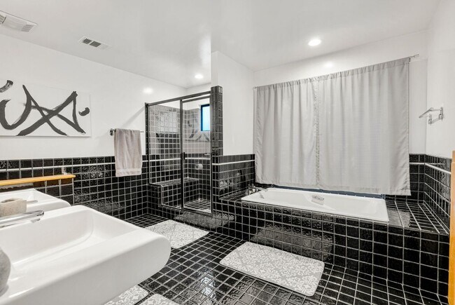 Building Photo - 4006 Milaca Pl