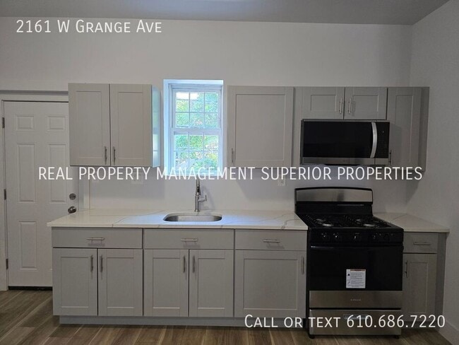 Building Photo - 2161 W Grange Ave