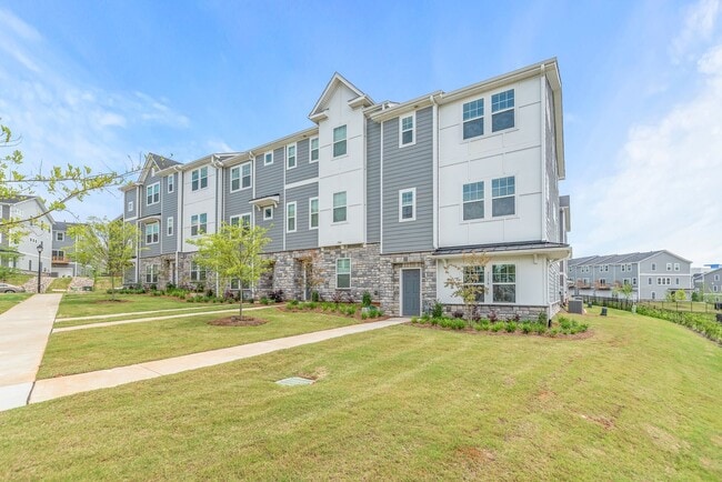 Building Photo - 7136 Bryce Ave