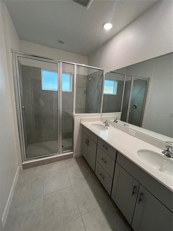 Building Photo - 1500 Silver Lining Wy