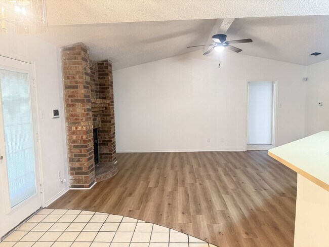 Building Photo - 1815 Cedarview Dr