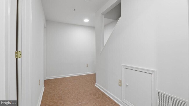 Building Photo - 2628 Deer Ridge Dr