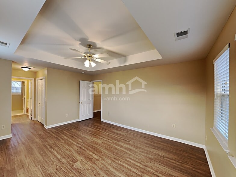 Building Photo - 1432 Brighton Cir