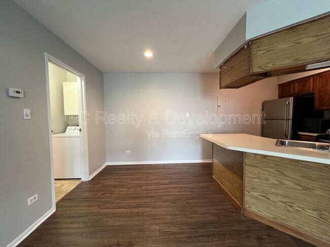 Building Photo - 1251 Wyndham Dr