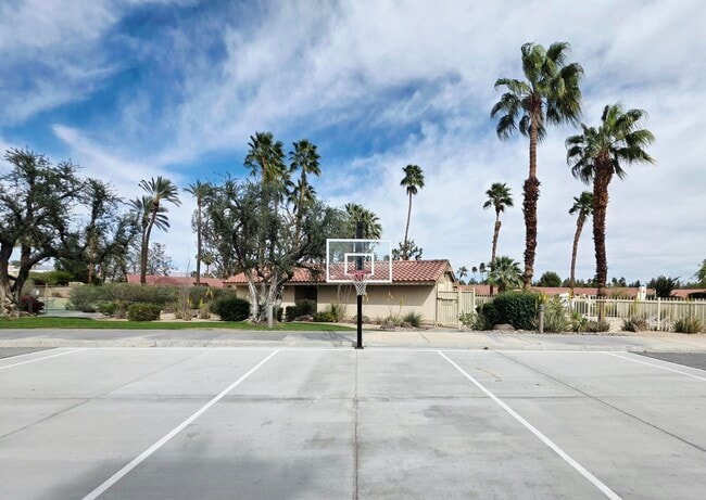 Building Photo - 40329 Sagewood Dr