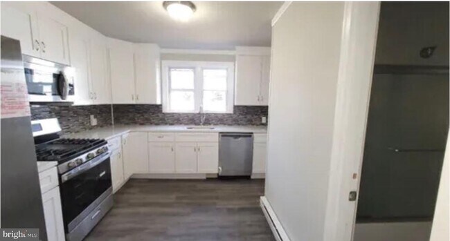 Building Photo - 1078 Lalor St