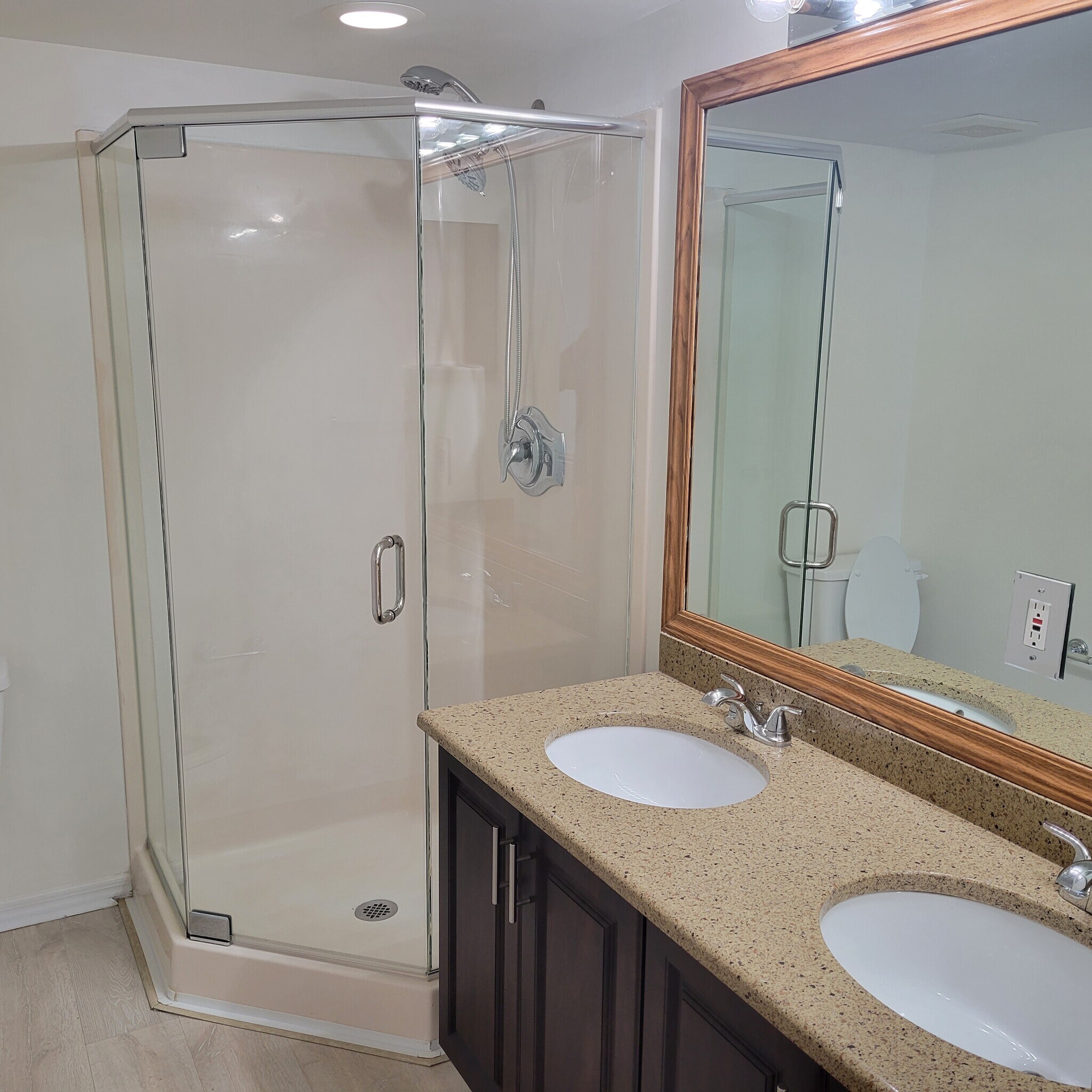 Master Bath - 481 Quail Forest Blvd