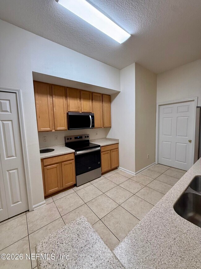 Building Photo - 13819 Herons Landing Way