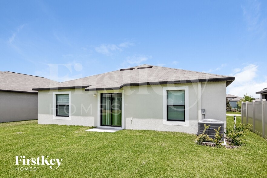 Building Photo - 9620 Sage Creek Dr