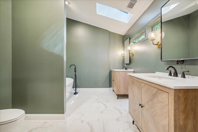 Building Photo - 439 Barbara Ln