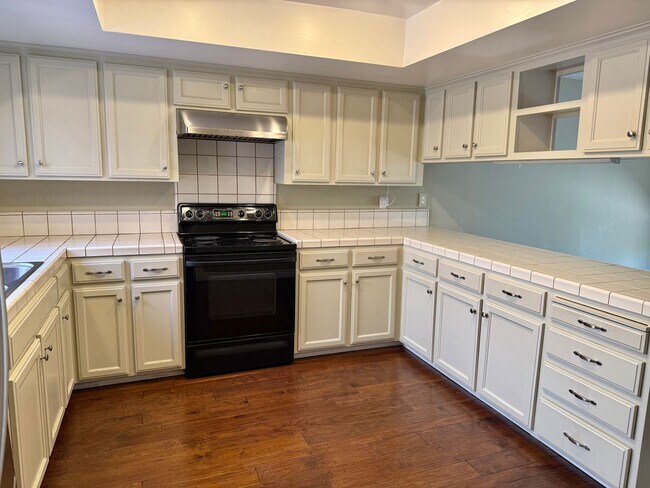 Building Photo - LOS GATOS RINCONADA HILLS - Beautifully lo...
