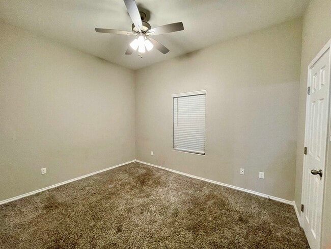 Building Photo - 303 Rockpile Creek Ln