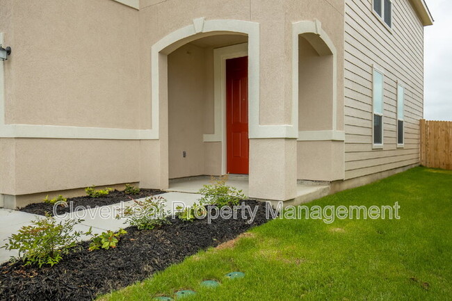 Building Photo - 571 Pebble Bend