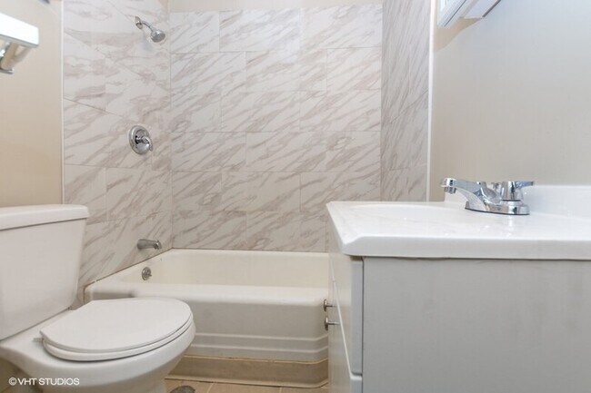 Building Photo - 11335 S Langley Ave