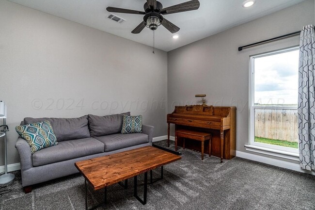 Building Photo - 501 E Cemetery Rd