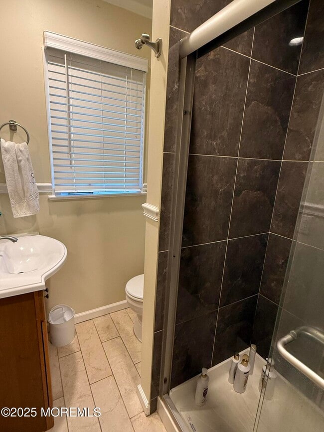 Building Photo - 34 Whalepond Rd