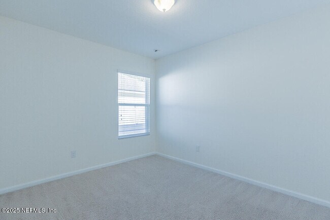 Building Photo - 95241 Tanglewood Dr