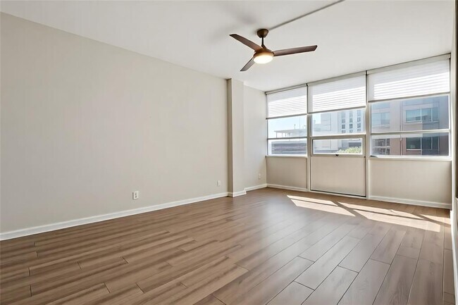 Building Photo - 1800 Lavaca St