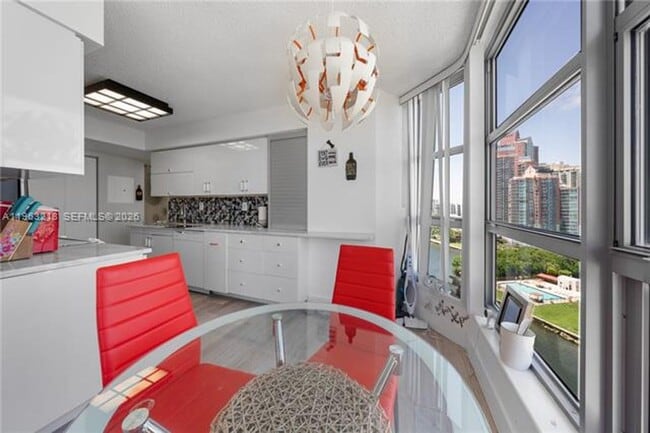 Building Photo - 3530 Mystic Pointe Dr