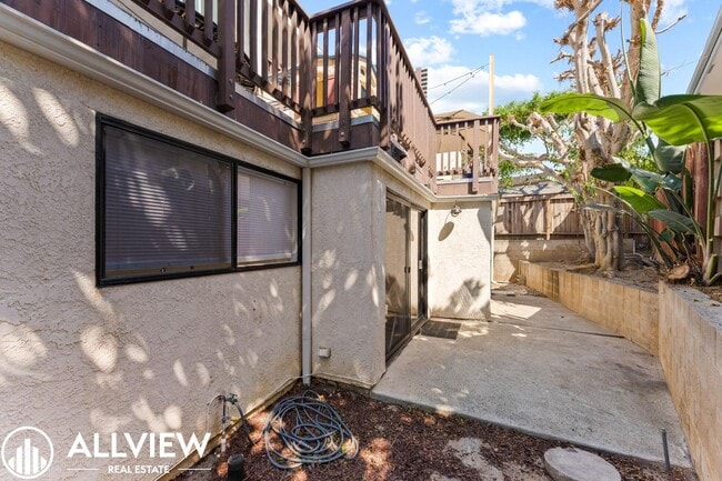 Building Photo - 255 Avenida Montalvo