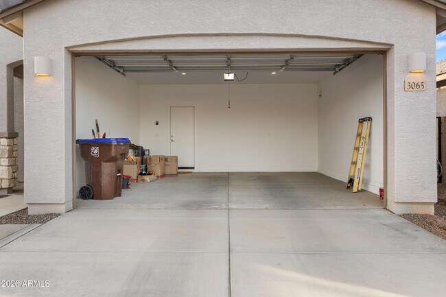 Building Photo - 3065 E Riding Boot Wy