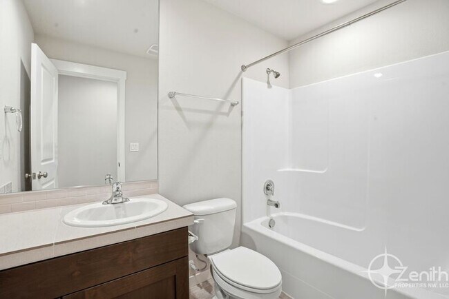 Building Photo - 18212 NE 47th Ave