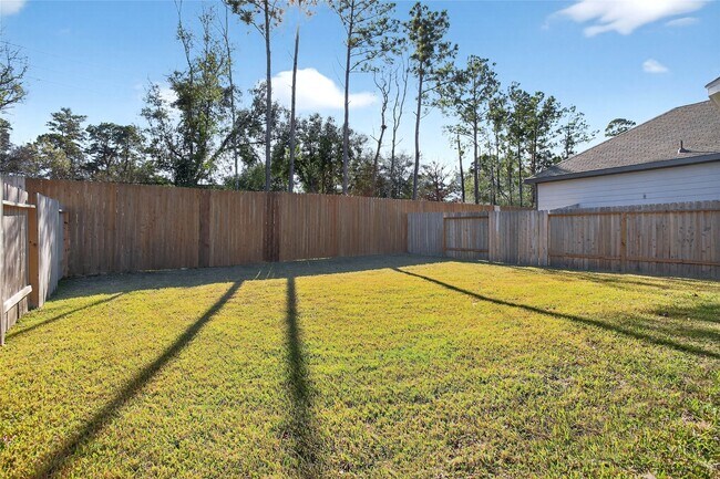 Building Photo - 2325 Whitefish Dr