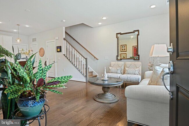 Building Photo - 13342 Arrowbrook Centre Dr