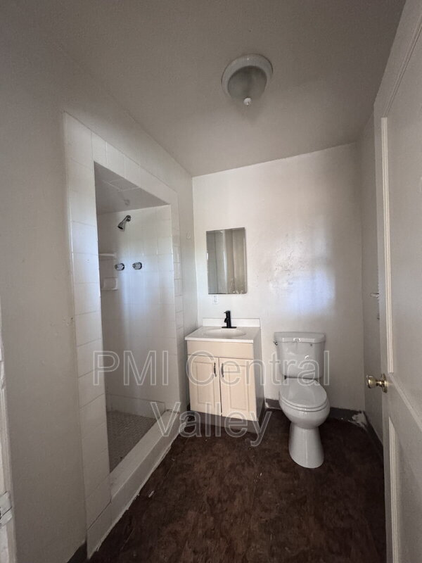 Building Photo - 1112 Barberry Ln