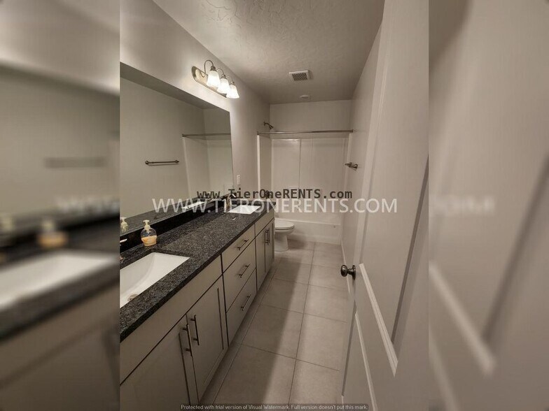 Building Photo - This property offers a NO DEPOSIT option available for qualified renters!