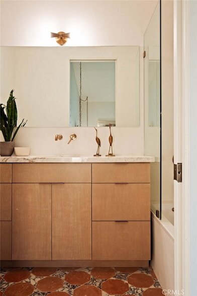 Building Photo - 354 5th Ave