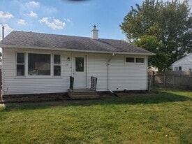 Building Photo - 1201 Hillary Ave