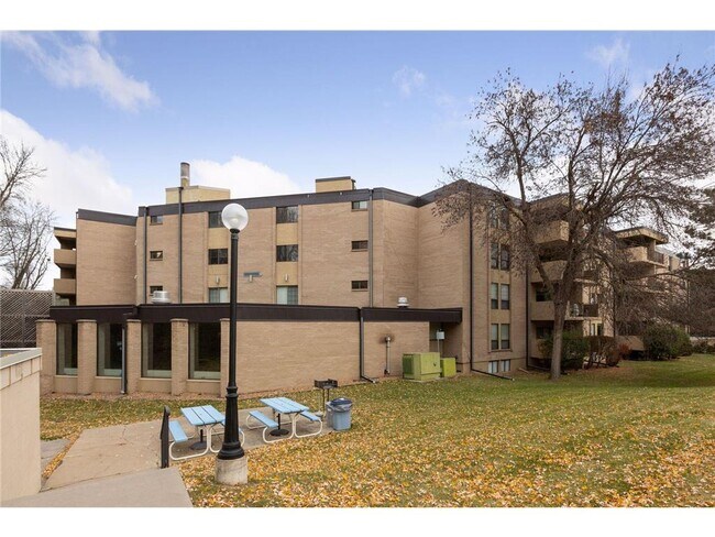 Building Photo - 6730 Vernon Ave S