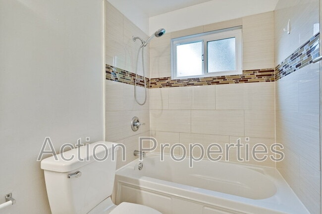 Building Photo - 1963 Landess Ave