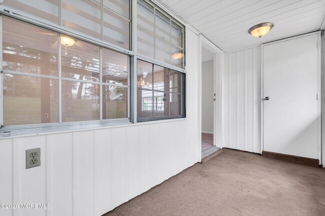 Building Photo - 15 Yorkshire Ct