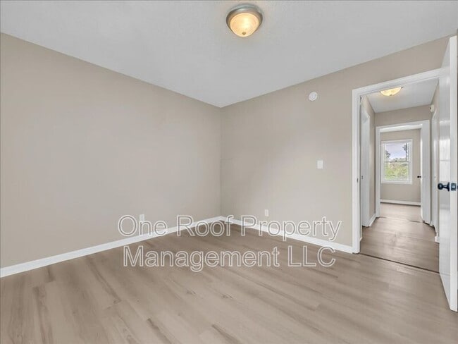 Building Photo - 1911 Chateau Dr