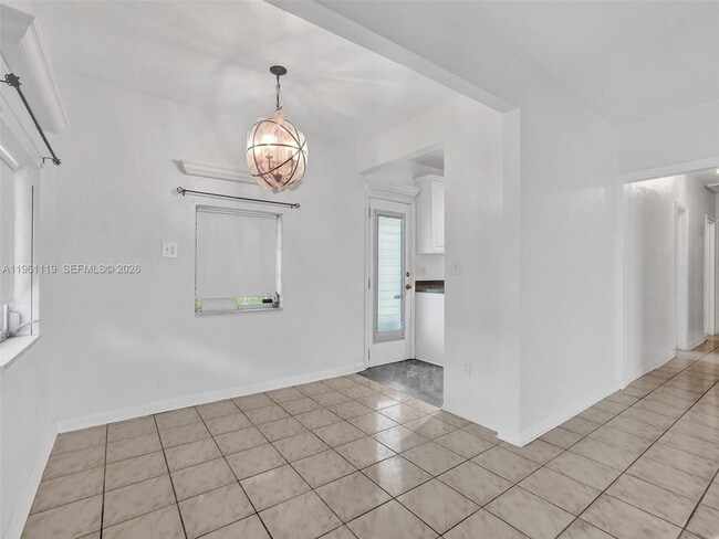 Building Photo - 17791 NE 13th Ave