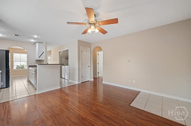 Building Photo - 17 Bushwood Dr