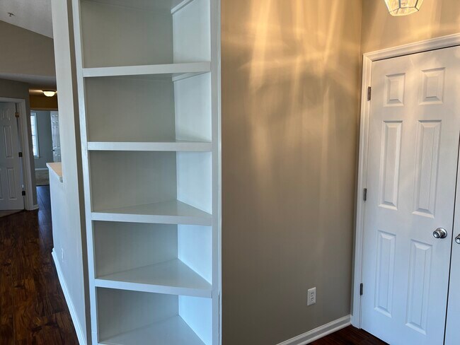 Building Photo - 3708 Cotswold Terrace