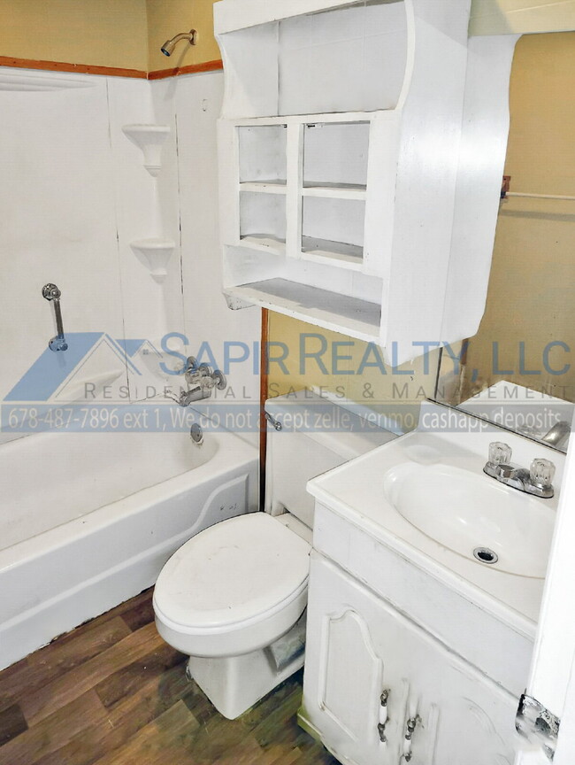 Building Photo - 3994 St Charles Pl