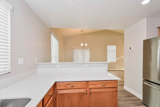 Building Photo - 4646 English Lavender Ave