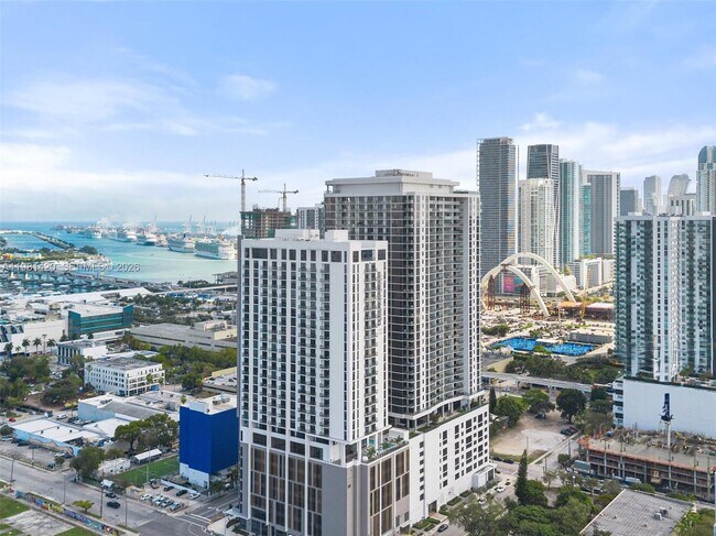 Building Photo - 1600 NE 1st Ave