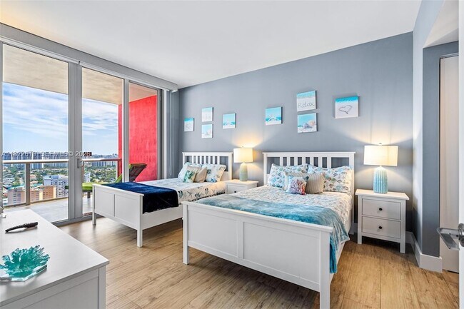 Building Photo - 2600 E Hallandale Beach Blvd