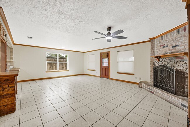 Building Photo - 7742 Whidbey Island Dr