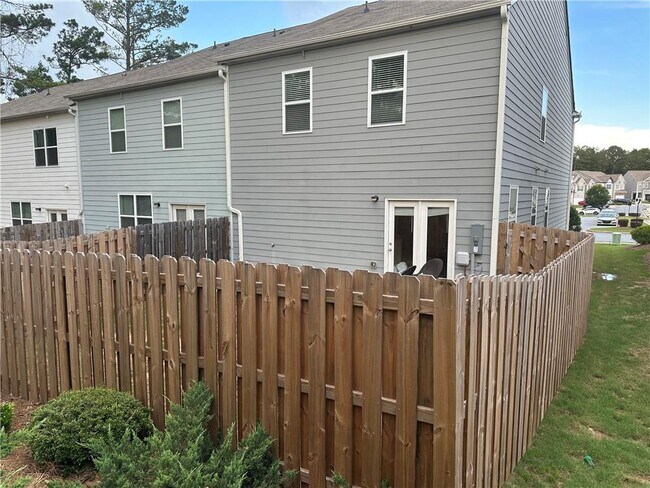 Building Photo - 813 Upper Dove Ct