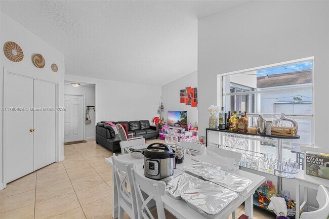 Building Photo - 8520 NW 193rd Ln