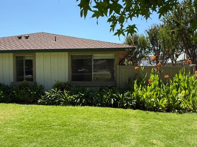 Primary Photo - 1656 Orinda Ct