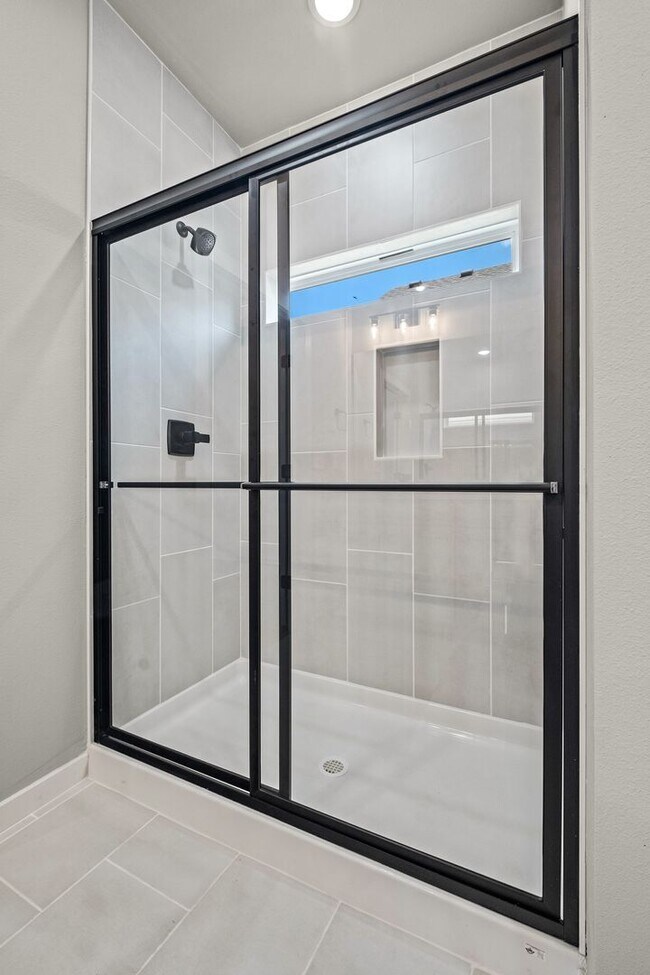 Building Photo - Live New in Bentonville | 3BR Beauty with ...
