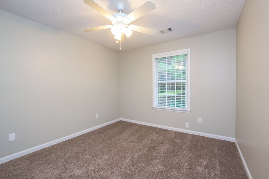 Building Photo - 4110 Glenaire Way NW